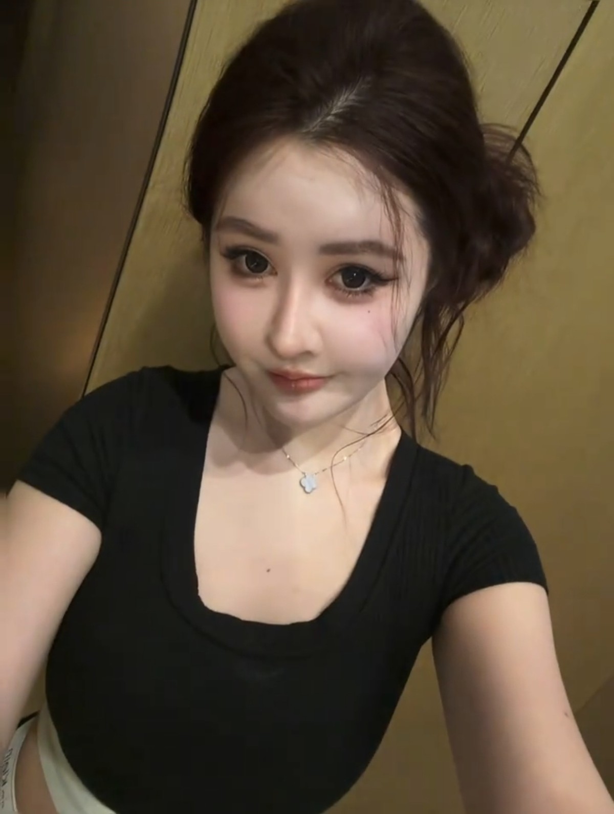 冰冰美女奶大穴肥