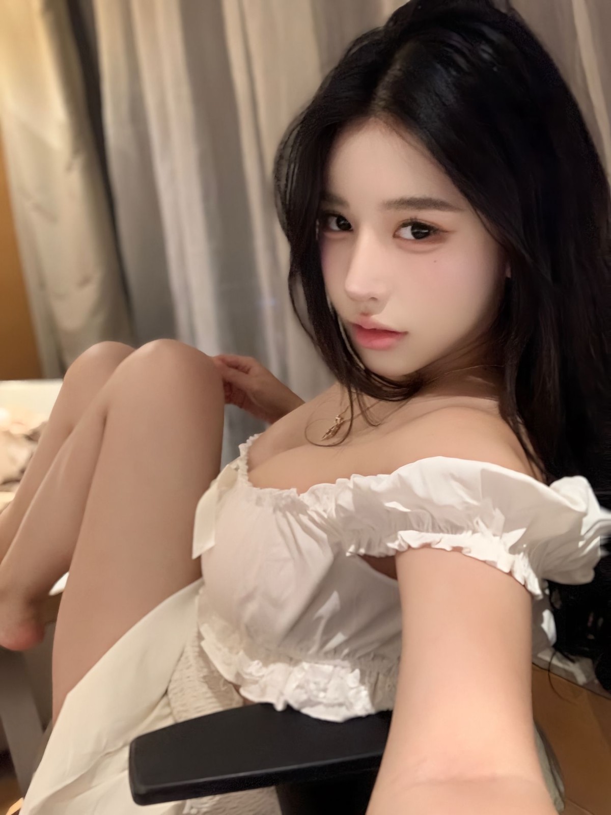 大奶大屁股正点妞